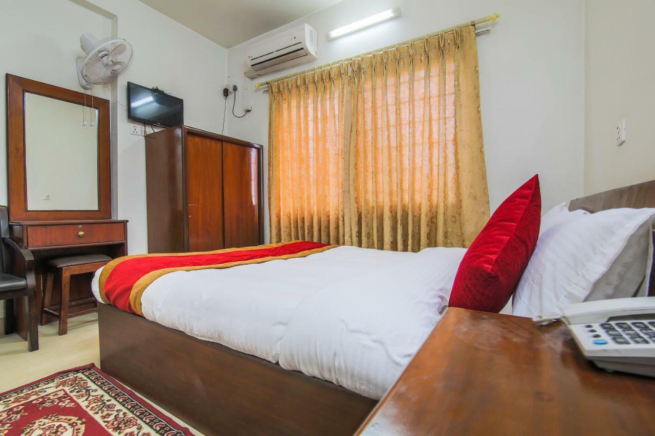 Oyo 358 Hotel Rose Star Kathmandu Exterior photo
