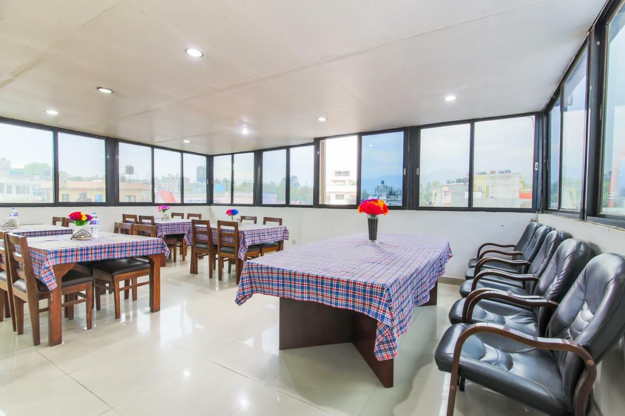Oyo 358 Hotel Rose Star Kathmandu Exterior photo
