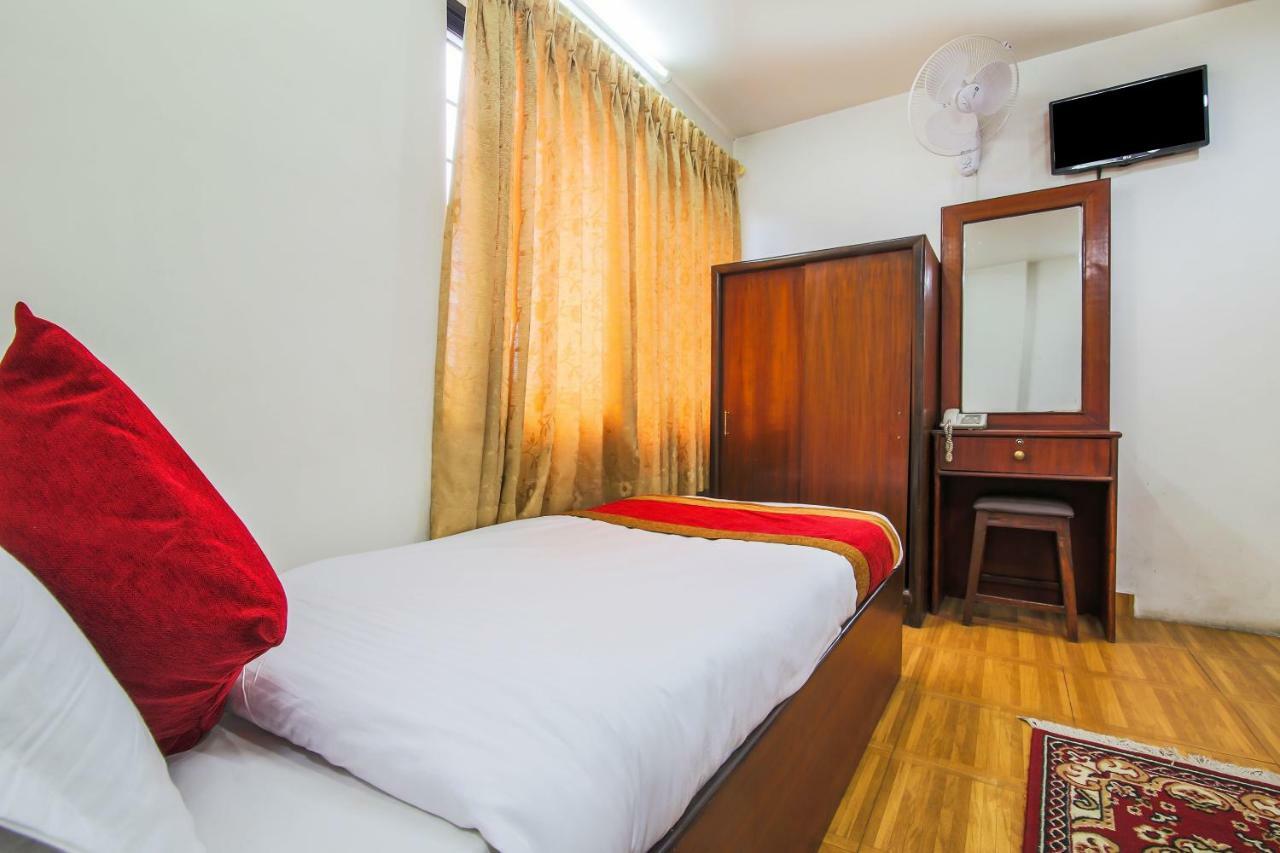 Oyo 358 Hotel Rose Star Kathmandu Exterior photo