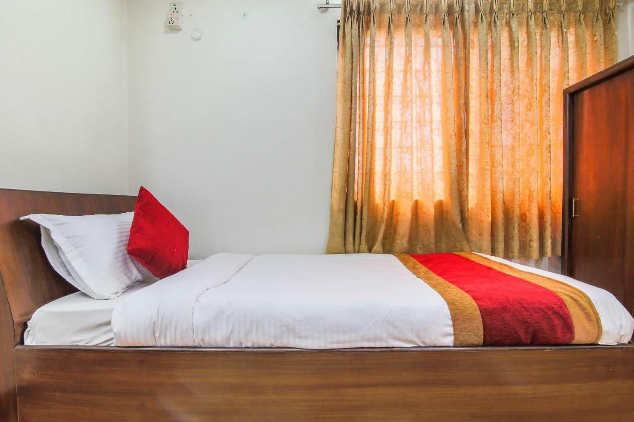 Oyo 358 Hotel Rose Star Kathmandu Exterior photo