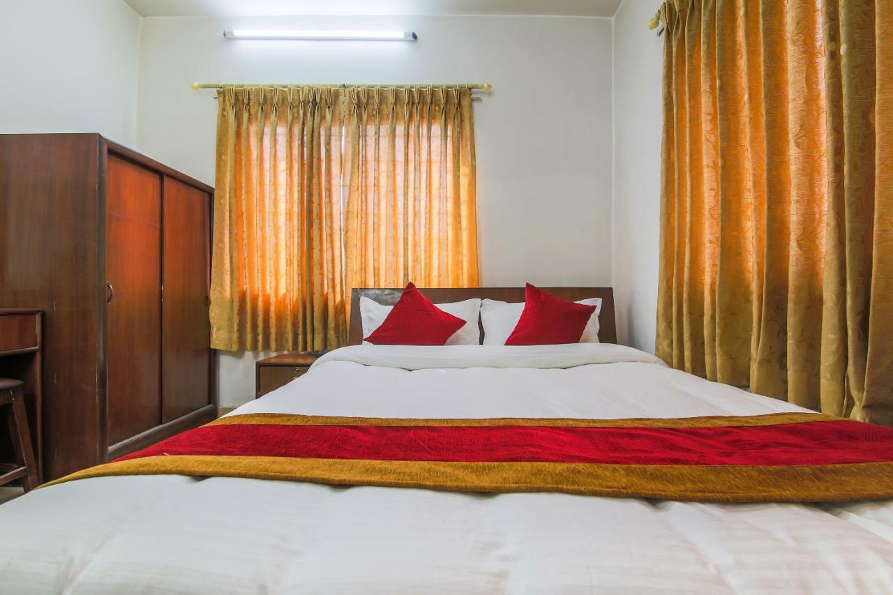 Oyo 358 Hotel Rose Star Kathmandu Exterior photo